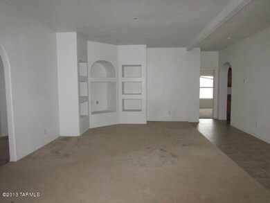 022-195666 family room 4