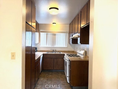 Bright & Cheery Kitchen