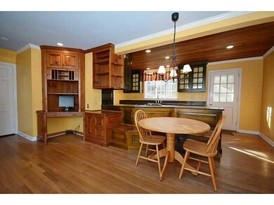 Kitchen. Huge eat-in-kitchen with bench seating/st