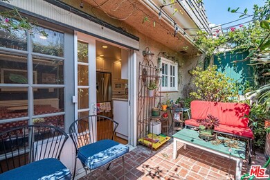 624 Wilcox Ave unit 1/2, Los Angeles, CA 90004 - photo 2