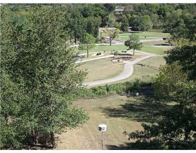 8 Country Club Cir, Bella Vista, AR 72715 - photo 3