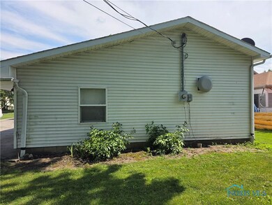 234 W Chestnut St, Wauseon, OH 43567 - photo 3