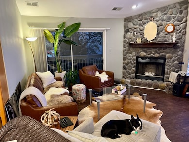 1389 E Evergreen Dr unit 8, Palatine, IL 60074 - photo 2