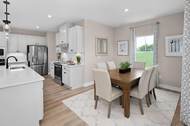 columbia dining-kitchen 1