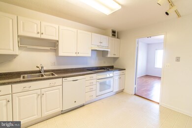 The Rotonda unit 926, McLean, VA 22102 - photo 7