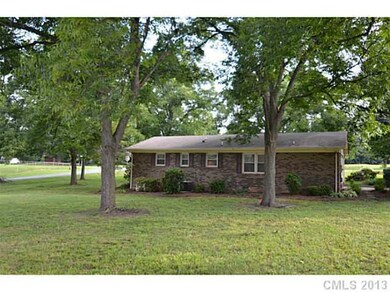 107 Carmel Dr, Shelby, NC 28152 - photo 2