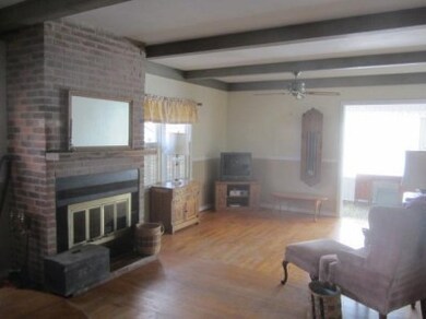 305 W 11th St, La Porte, IN 46350 - photo 5