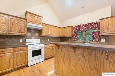 605 Ruby Rd, Papillion, NE 68133 - photo 6