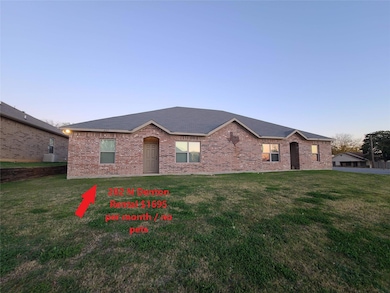 202 N Denton St, Weatherford, TX 76086 - photo 2