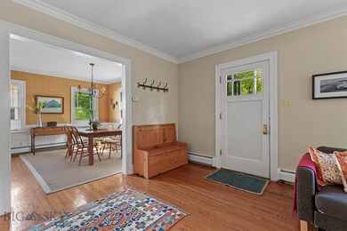 Open and inviting entry