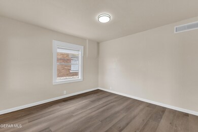 2721 Sacramento Ave, El Paso, TX 79930 - photo 5