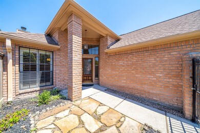 8018 Oakwood Garden St, Houston, TX 77040 - photo 2