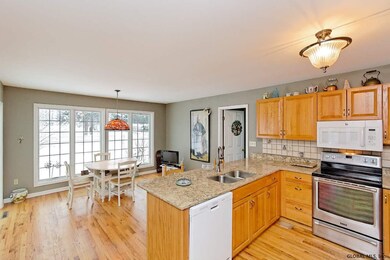 4 Robert Ln, Rensselaer, NY 12144 - photo 5