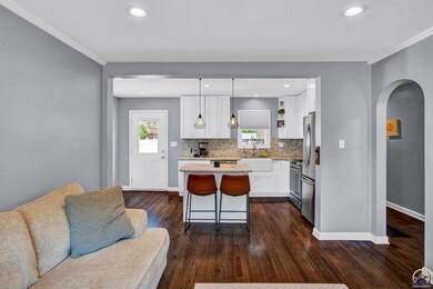 828 SW Wayne Ave, Topeka, KS 66606 - photo 5