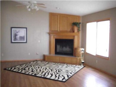 Note these really great new laminate wood floors w