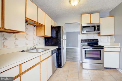 2050 N Anvil Ln, Temple Hills, MD 20748 - photo 7