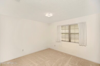 5319 Secluded Oaks Ln, Jacksonville, FL 32210 - photo 5