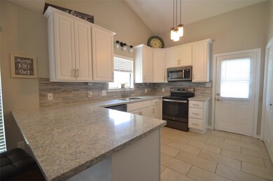 68 Hideaway Dr, Friendswood, TX 77546 - photo 4