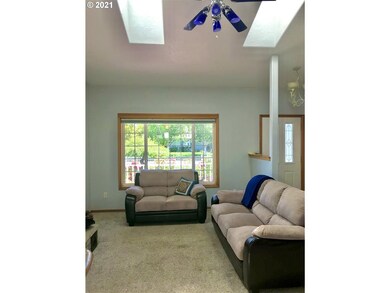 382 Morse Ave, Creswell, OR 97426 - photo 5