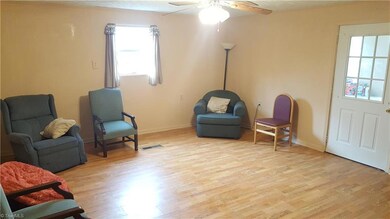 1615 Jackson Lake Rd, High Point, NC 27263 - photo 4