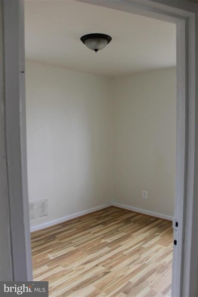 109 Morton Ct, Manassas Park, VA 20111 - photo 6