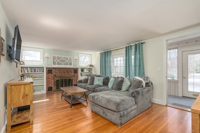30 Spring St, Weymouth, MA 02188 - photo 4