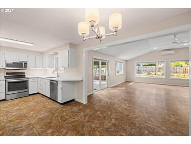 2160 19th St, West Linn, OR 97068 - photo 7