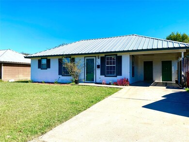 604 Sid St, Bonham, TX 75418 - photo 2