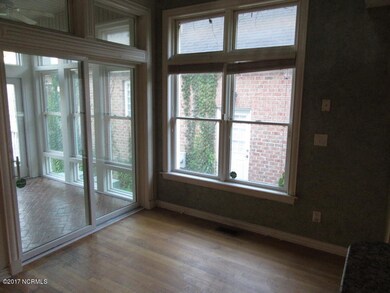 24 DINING AREA