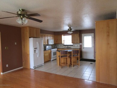 6-Dining Room & Kitchen