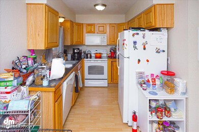 15-Kitchen IMG_2323JWK