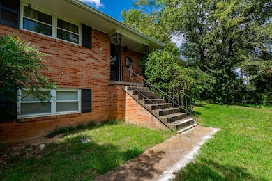 566 Randall St.-4