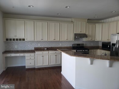 43682 Sweetbay St, California, MD 20619 - photo 5