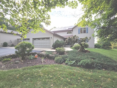 37322 Comanche Dr, Saybrook, IL 61770 - photo 3