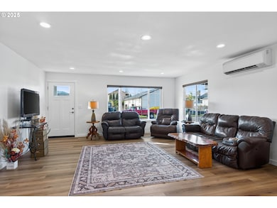 3721 Joe Ave, Roseburg, OR 97471 - photo 6