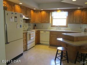 1295 Summit View Drive, Long Pond 004