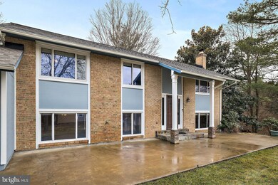 1108 Criton St, Herndon, VA 20170 - photo 4