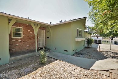 2306 S Encina St Visalia 05 Front 5 Smal