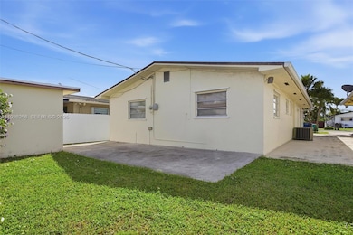 10551 SW 27th St, Miami, FL 33165 - photo 5
