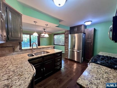 195 River Ln, New Milford, NJ 07646 - photo 5