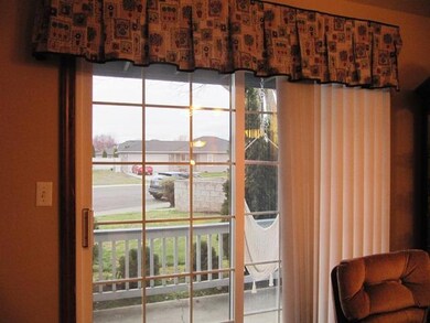 562 Village Dr unit F21, Central Point, OR 97502 - photo 7