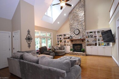 252 Lawrence Dr, Asheboro, NC 27205 - photo 3