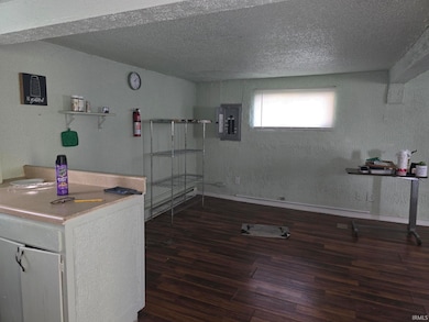 3202 S Hamaker St, Marion, IN 46953 - photo 4