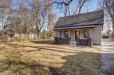 1542 N Hillcrest Ave-3