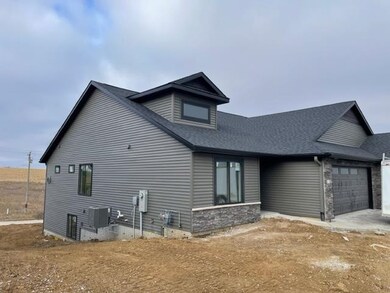 14 Lazy Brook Dr, West Branch, IA 52358 - photo 2