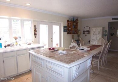 1534 E WINDJAMMER_kitchen