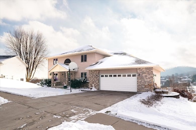 203 Eagles Bluff Rd, La Crescent, MN 55947 - photo 3