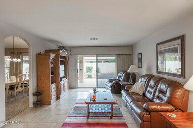 15564 W Piccadilly Rd unit 6, Goodyear, AZ 85395 - photo 6