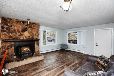 26-Living Room Unit 3 MS_3238