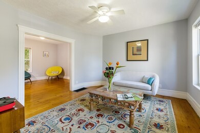 31 Osgood St, Somerville, MA 02143 - photo 2